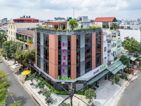 B&M HOTEL Hotel berhampiran Chua Phap Nguyen