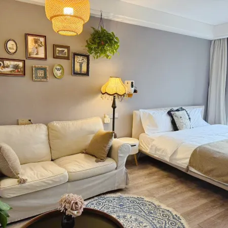 Chujian Youxuan Homestay (Zhongyuan Yunding Plaza Pangdonglai Angel City)