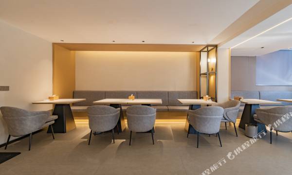Haoke Collection Hotel (Chengdu East Railway Station West Square)