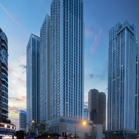 Blue S Hotel (Chengdu Chunxi Road Hongxing Bridge Metro Station Branch)