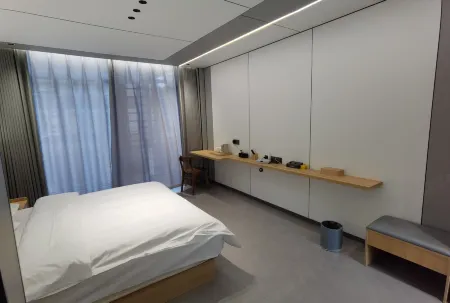 Atour X Hotel Kunming South Asian Style First City Dianchi Road Отели рядом с достопримечательностью «Kunming Xishan Scenic Resort»