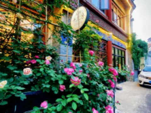 東都十三房民宿（麗景門十字街洛邑古城地鐵站店） 贾马营附近的飯店