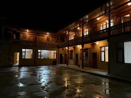 Zangmi Mountain Villa Отели рядом с достопримечательностью «Baimazhai Village»