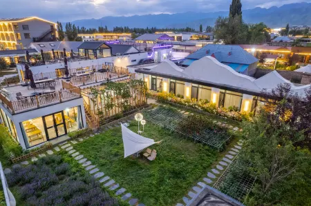 Suxin No. 1 Yard Отели рядом с достопримечательностью «Nalati Raspberry Town»