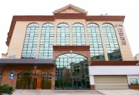 Home Inn (Zunyi Xinpu Convention and Exhibition Center Branch) 신푸신구/신부신구 습지공원 주변 호텔