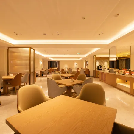 Vienna Hotel (Manas Red Wine Park Branch)