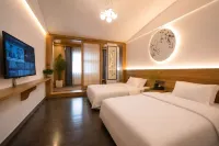 Chaka Salt Road Hotel