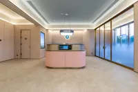 HanTing Hotel (Yantai Zhifu Station 1861 Creative Industry Park) - Parking