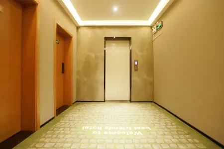 Xinzheng Good Friend Smart Hotel (Henan Engineering College Longhu Campus Branch) Отели рядом с достопримечательностью «Zhongyuan University of Technology (West to Hospital of Zhongyuan University of Technology)»