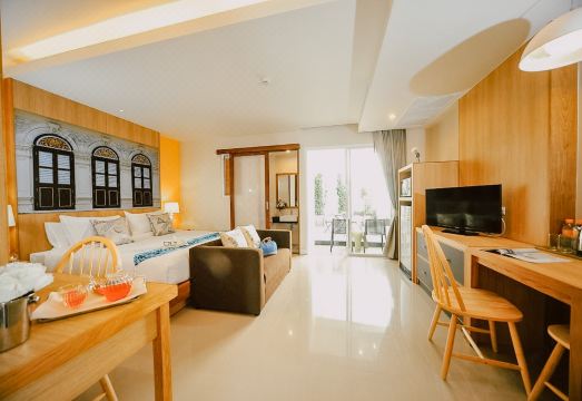 4. 라타나 호텔 라..