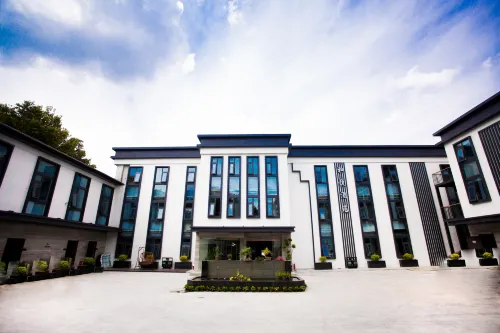 Heyue Hotel (Yunlong Lake Museum) - Parkplatz