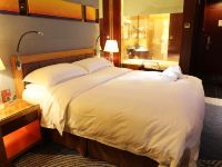 珠海来魅力假日酒店 - 标准大床房