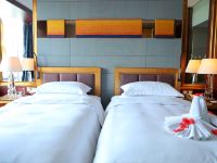珠海来魅力假日酒店 - 豪华城景双床房