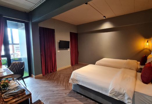 2. 랏차다 부티크 ..