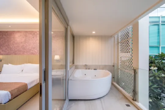 The Sea Cret Hua Hin Отели рядом со станцией Железнодорожная станция Хуа Хин