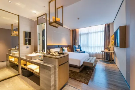 Echarm Plus Hotel（Guangzhou Yuexiu Ouzhuang Station Branch） Отели рядом с достопримечательностью «Mao Zedong's Former Residence Relic Site»