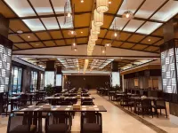 Nine View Lake Fondney Hot Spring Hotel فنادق في شينغ نينغ