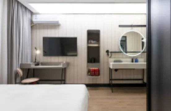 HanTing Hotel (Ji'an People's Square) Hotels near Nengren Lane Historical and Cultural District