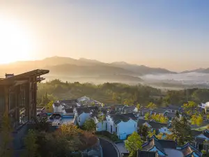 Banyan Tree Huangshan