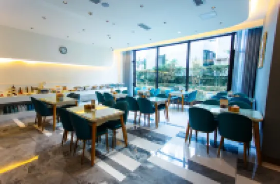 Vica V Hotel (Shehong Culture  Art Center Branch)