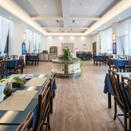 Baoshan Jiahu Hotel