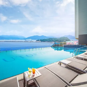 Utop Marina Hotel & Resort Отели рядом с достопримечательностью «Остров Одонго»