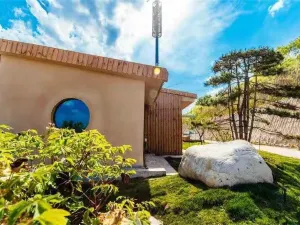 Yuzhong the Yellow River Yi Meng Garden cave dwelling