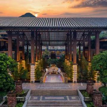 Tianci Huatang Forest Hot Spring Resort Hotel (Chongqing Lushan Branch)