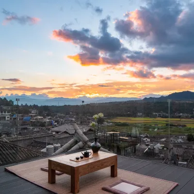 Tengchong Cloud free time panoramic hot Spring Resort inn Hotels near Heshun Library