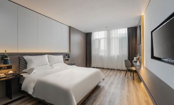 Towo Shangpin Hotel (Hanzhong Central Plaza high speed railway station store)