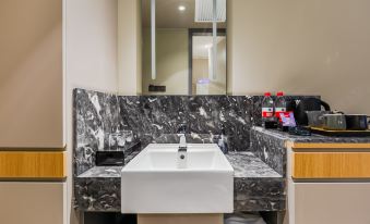 Elong Wanguo Hotel (Jinzhou Railway Station Shanghai Road)