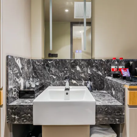 Elong Wanguo Hotel (Jinzhou Railway Station Shanghai Road)