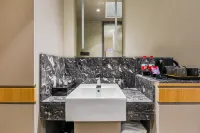 Elong Wanguo Hotel (Jinzhou Railway Station Shanghai Road) - 3-Star