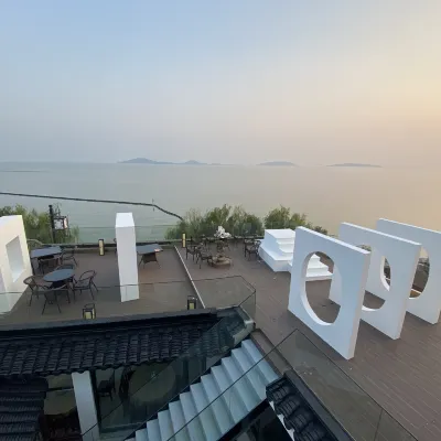 MAN HU TIME Guesthouse（Suzhou Taihu Xishan Island Store） Hotels near Mingyuewan Ancient Village