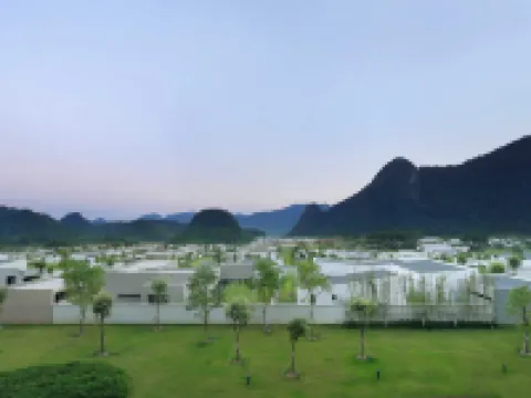 Yingde Jiqingli Xianhu · Yiluan Fenglu Hot Spring Resort Hotel Hotels near Jiqingli Black Tea Valley