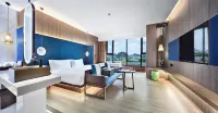 Boyin Yinianjian Hotel (Guilin Two Rivers And Four Lakes Elephant Trunk Hill)