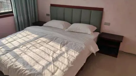 1 1 Fashion Hotel Отели в г. Жуян