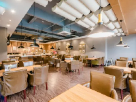 James Joyce Coffetel (Xinyang Xixian Longhu Huayi) Hotels in Xi County