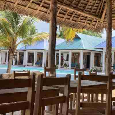 Asante Sana Beach Cottages Hotel Exterior