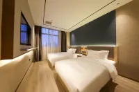 Yilong Anyue Hotel (Suzhou Hanshan Temple Shantang Street Branch) Hotels near Guangji Park