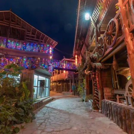 Yumiao Homestay (Rongshui Shuanglonggou Scenic Area)