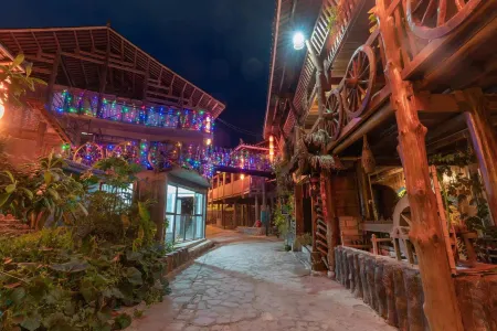 Yumiao Homestay (Rongshui Shuanglonggou Scenic Area) Отели в г. Жуншуй