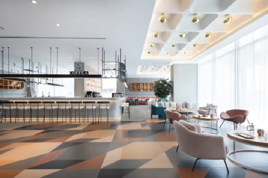 Ecos Dubai Hotel at Al Furjan Отели рядом с достопримечательностью «Дубай Спортс Сити»