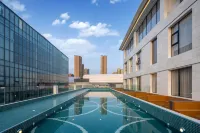 Jurong Round Rate Hotel - Pools