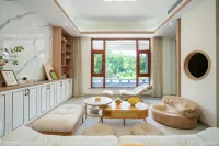 安吉畔兮居（田園魯家景區店） 繽紛摩天輪附近的飯店