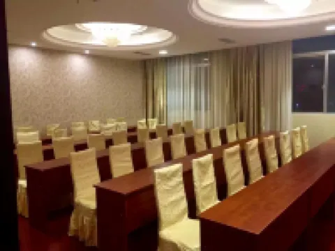 Yancheng Dongfang Taohuazhou Hot Spring Hotel