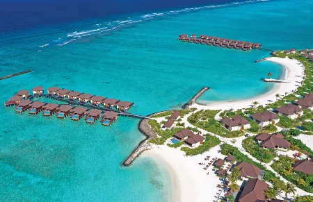Varu by Atmosphere - Premium All Inclusive with Free Transfers Отели в г. Maaranfushi