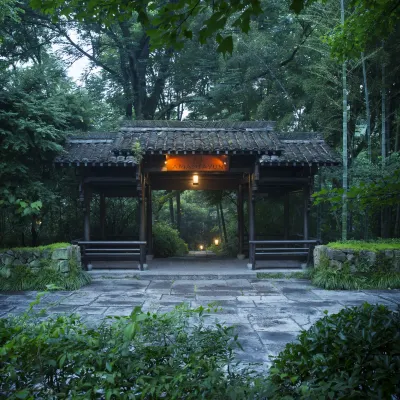 Amanfayun Hotels near Fei Lai Feng