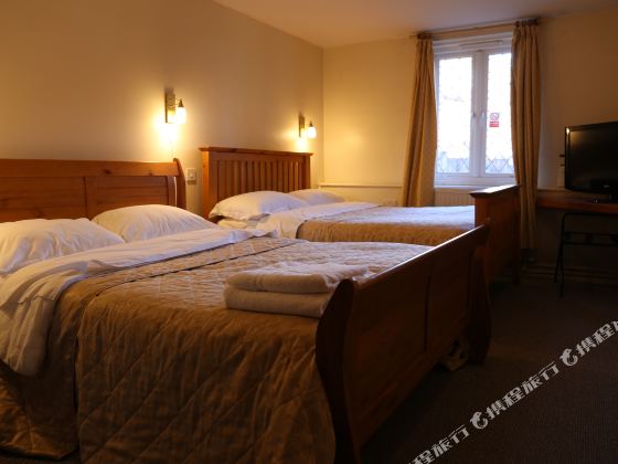 Chequers Inn Hotel
