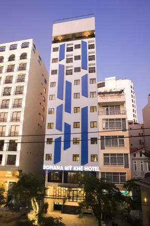 Sofiana My Khe Hotel & Spa- Rooftop Pool Bar